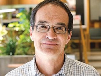 Alain Olivier, professeur au Département de phytologie de l'Université Laval